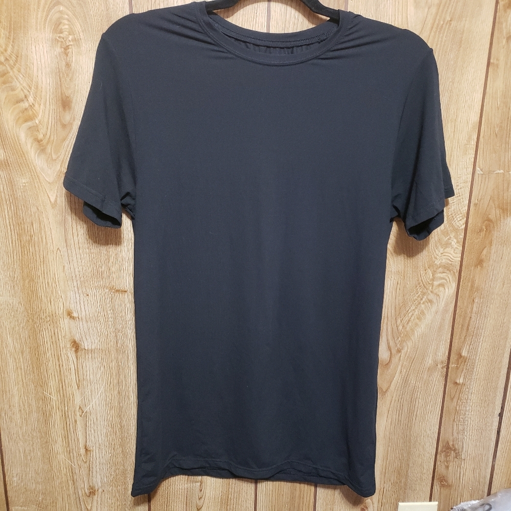 32 Degrees Cool Tshirt Size Sm Quick Dry,  Moisture Wicking Exercise